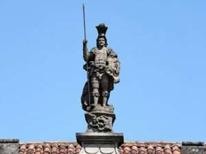 Statue